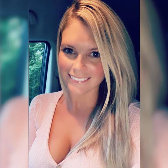 Meet your Posher, Jessica - Picture 2 of 4